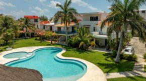 3BR Modern House w/ Pool and Great Location!